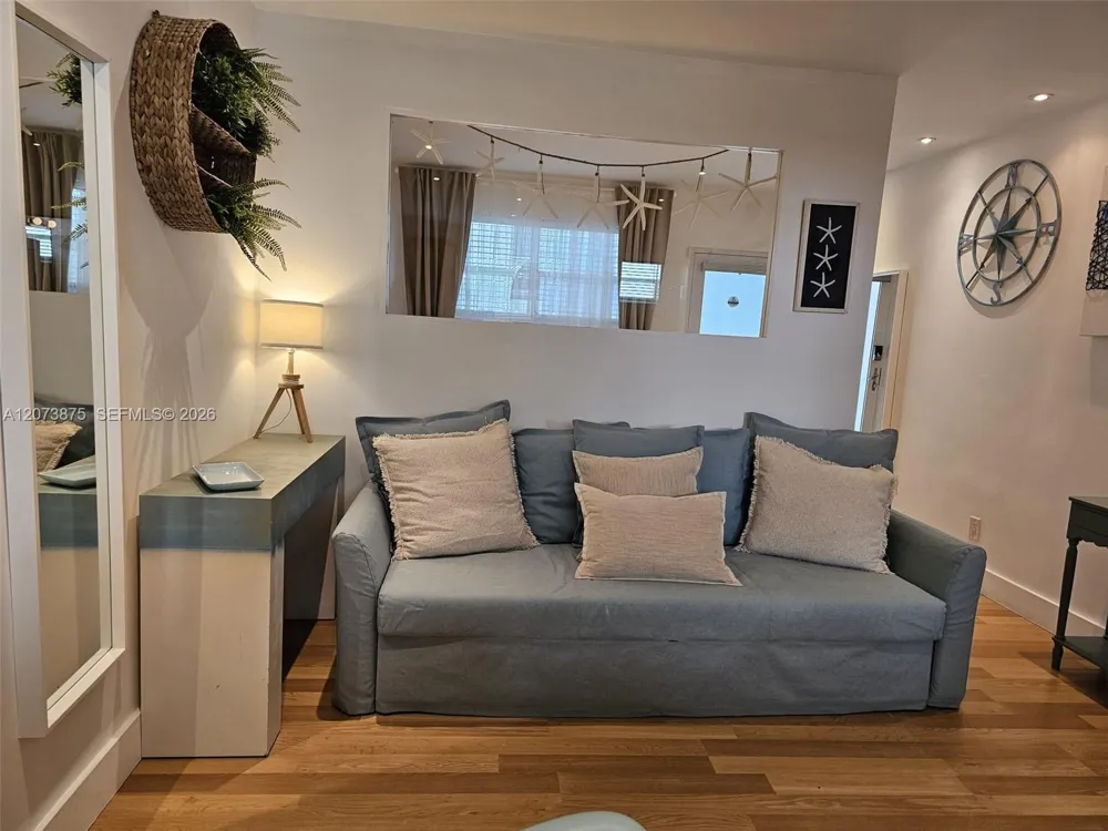 751 Collins Ave #1 Miami Beach, FL 33139