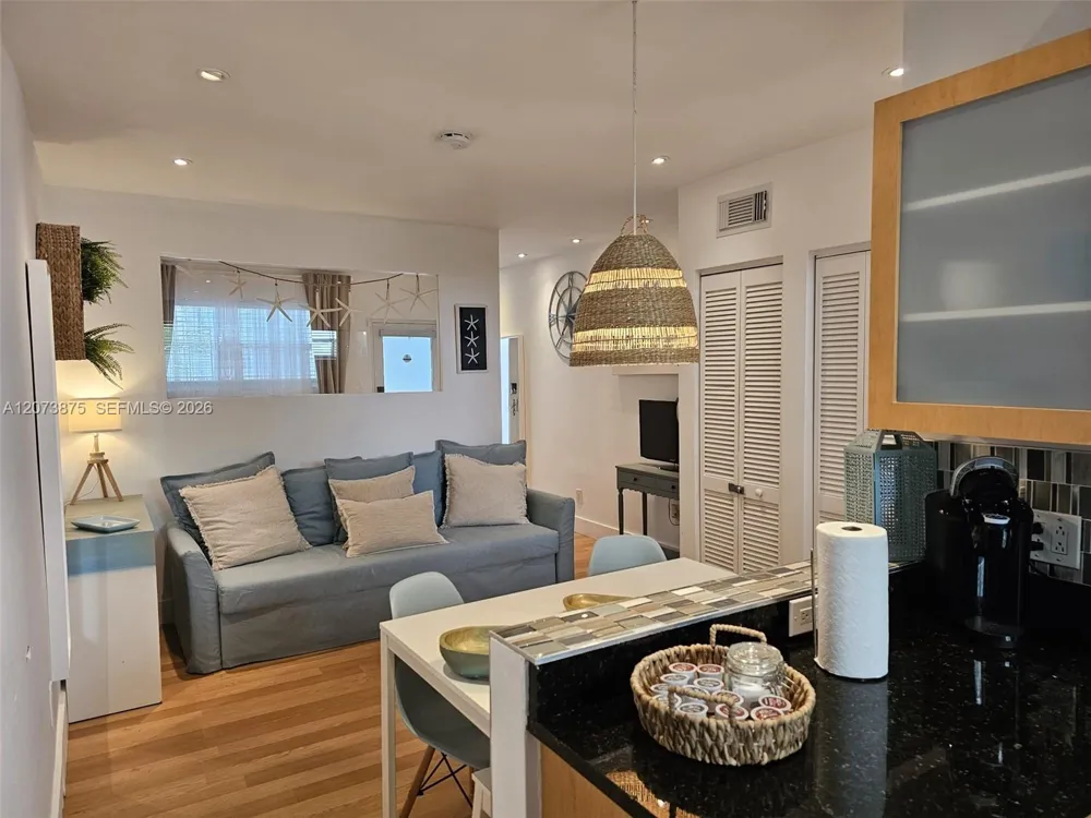751 Collins Ave #1 Miami Beach, FL 33139