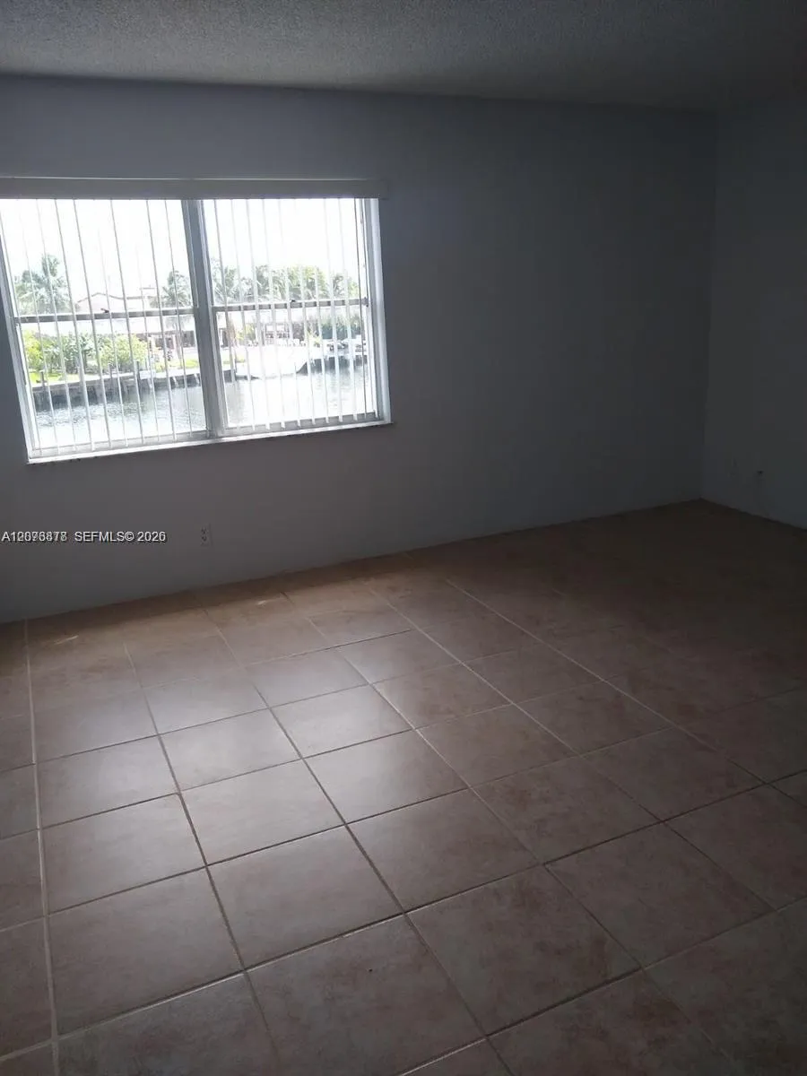 401 Golden Isles Dr #211 Hallandale Beach, FL 33009