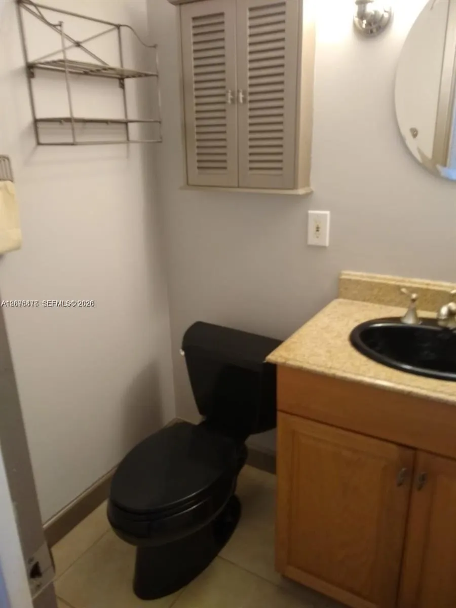 401 Golden Isles Dr #211 Hallandale Beach, FL 33009