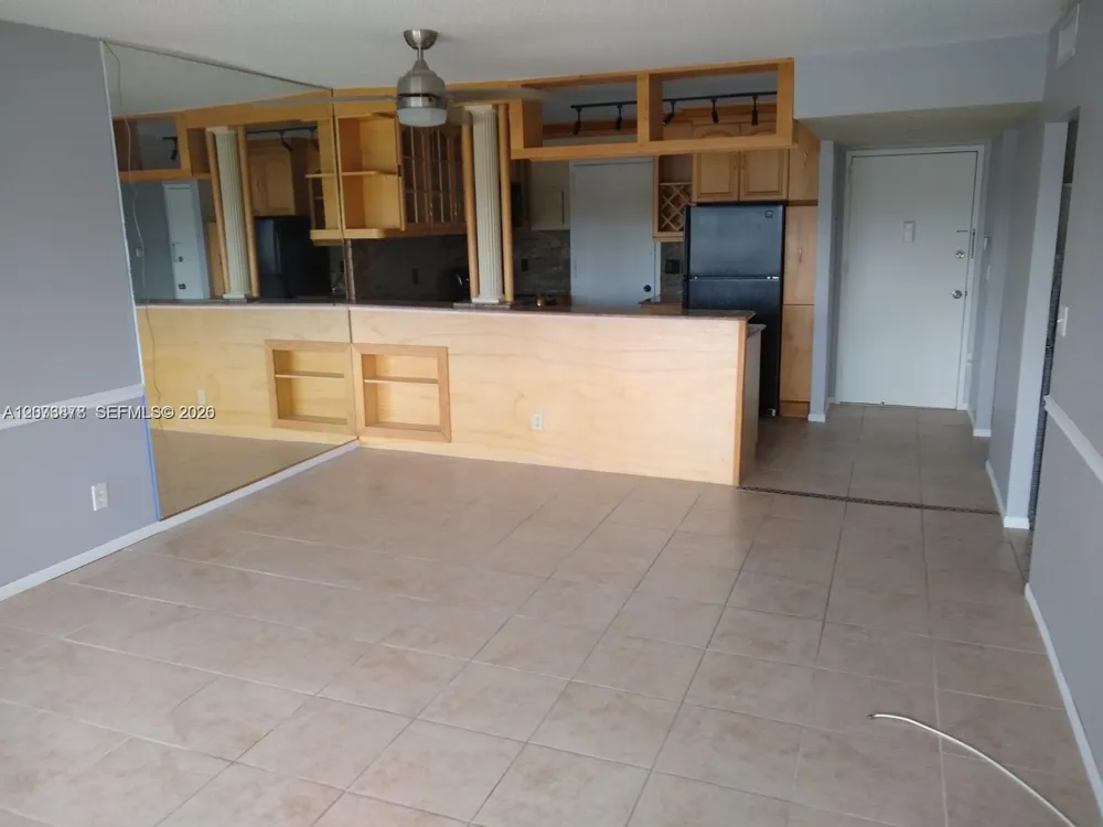 401 Golden Isles Dr #211 Hallandale Beach, FL 33009
