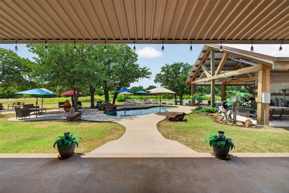 400 Pumphrey Road Loving, TX 76460