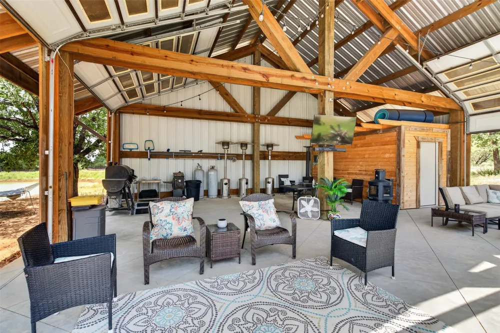 400 Pumphrey Road Loving, TX 76460