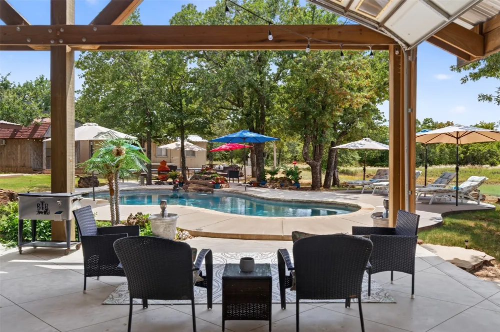 400 Pumphrey Road Loving, TX 76460