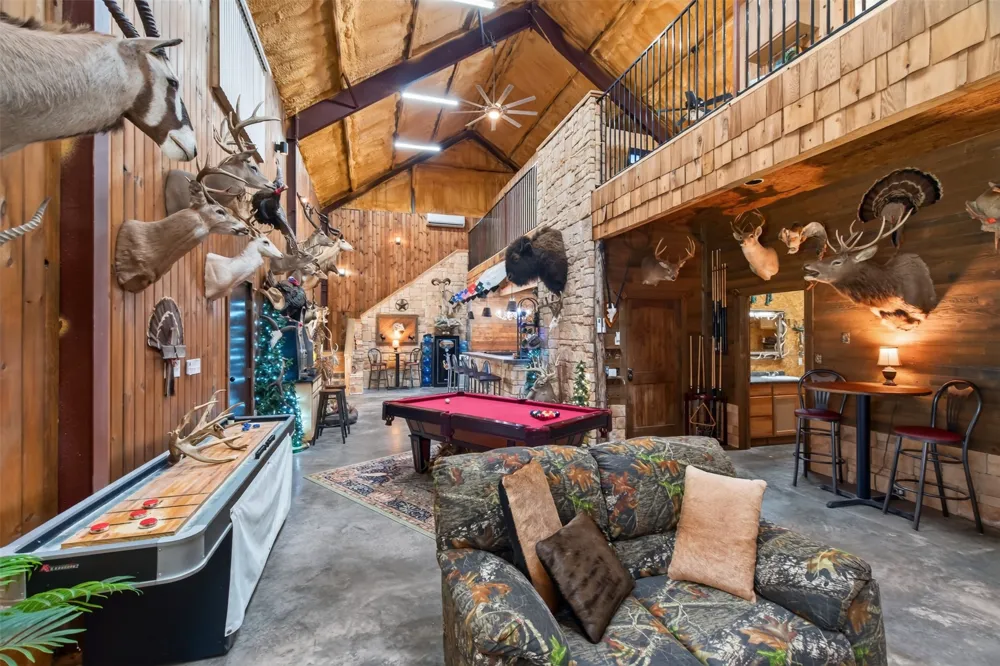 400 Pumphrey Road Loving, TX 76460