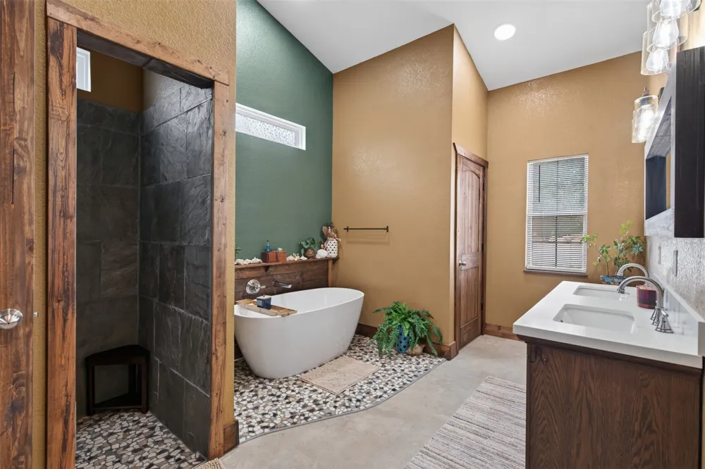 400 Pumphrey Road Loving, TX 76460