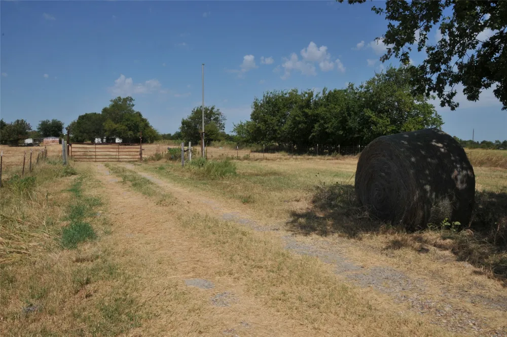 9730 S Hwy 78 Leonard, TX 75452
