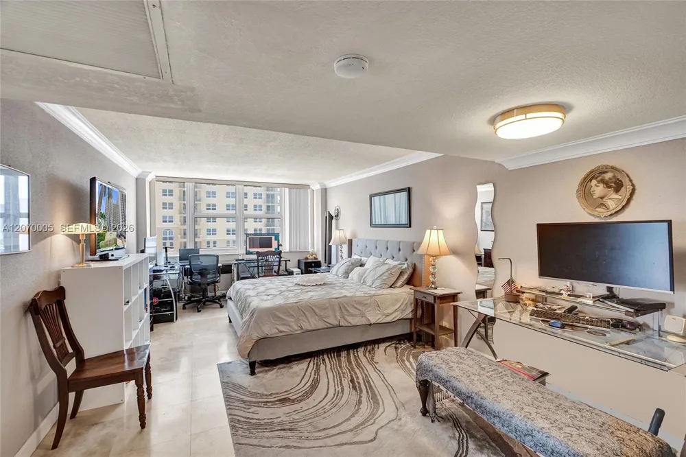 2030 S Ocean Dr #512 Hallandale Beach, FL 33009
