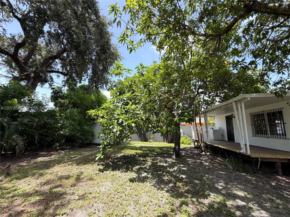 120 SW 59th Ave Miami, FL 33144