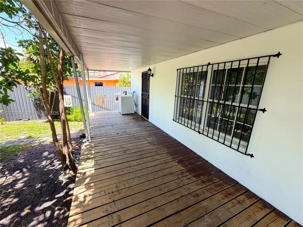 120 SW 59th Ave Miami, FL 33144