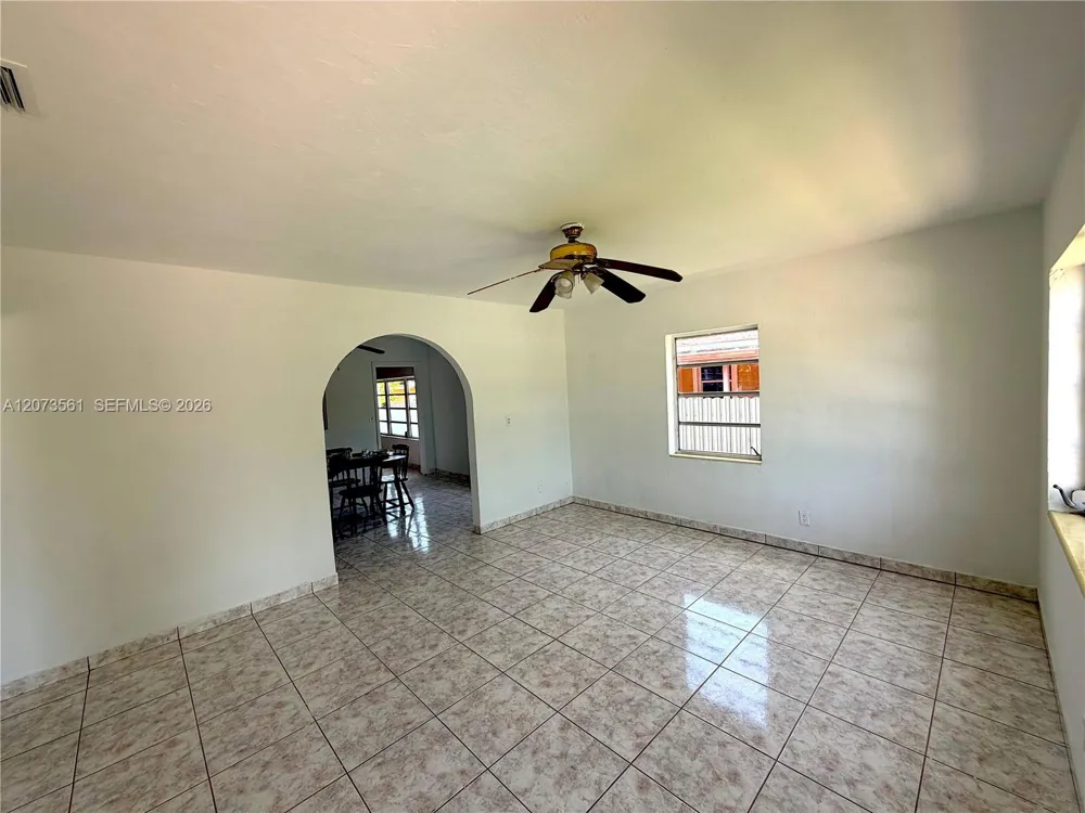 120 SW 59th Ave Miami, FL 33144