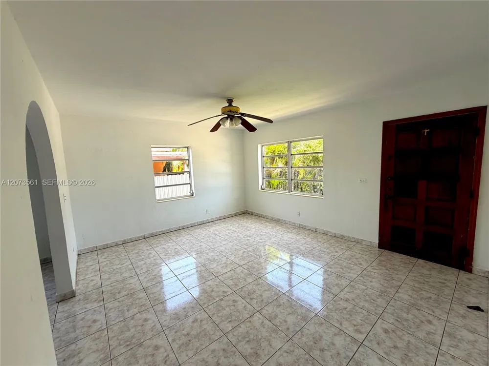 120 SW 59th Ave Miami, FL 33144