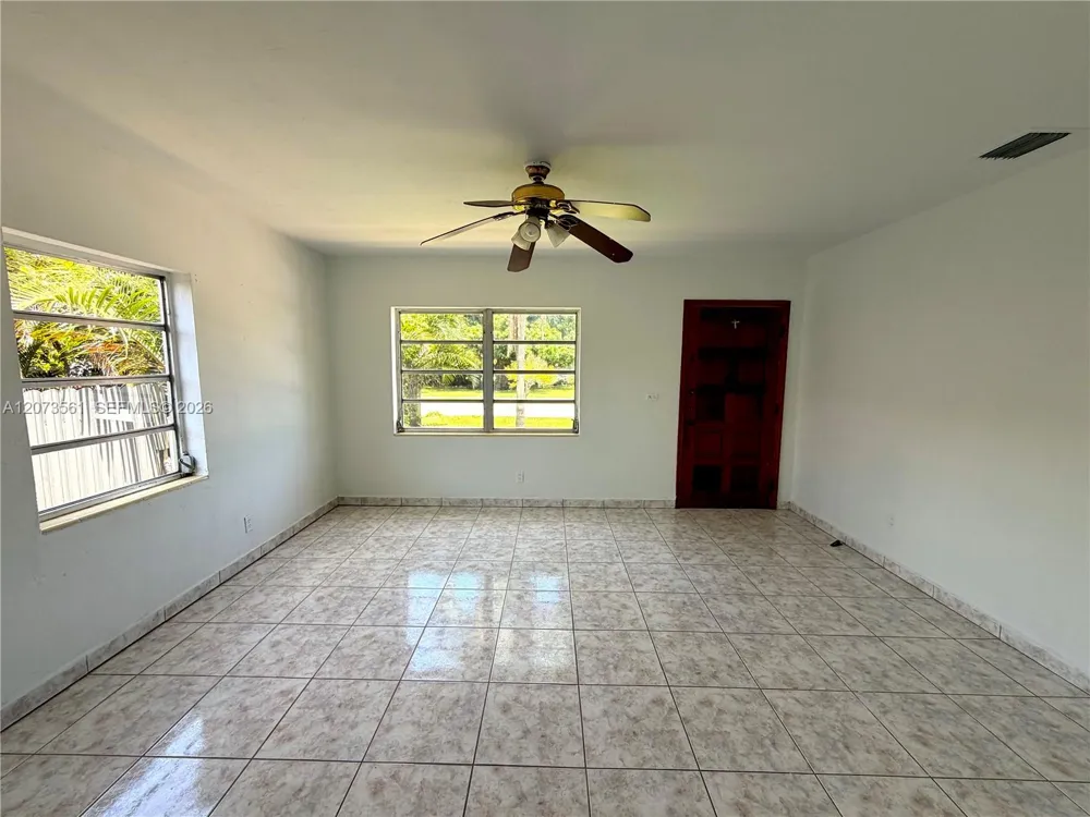 120 SW 59th Ave Miami, FL 33144