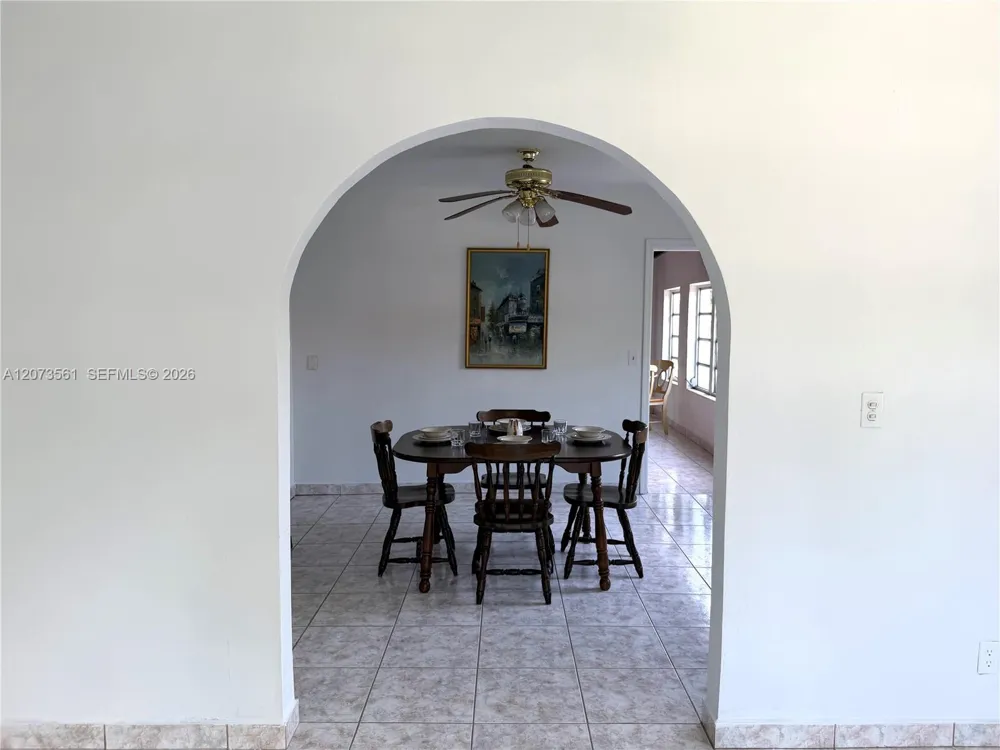 120 SW 59th Ave Miami, FL 33144
