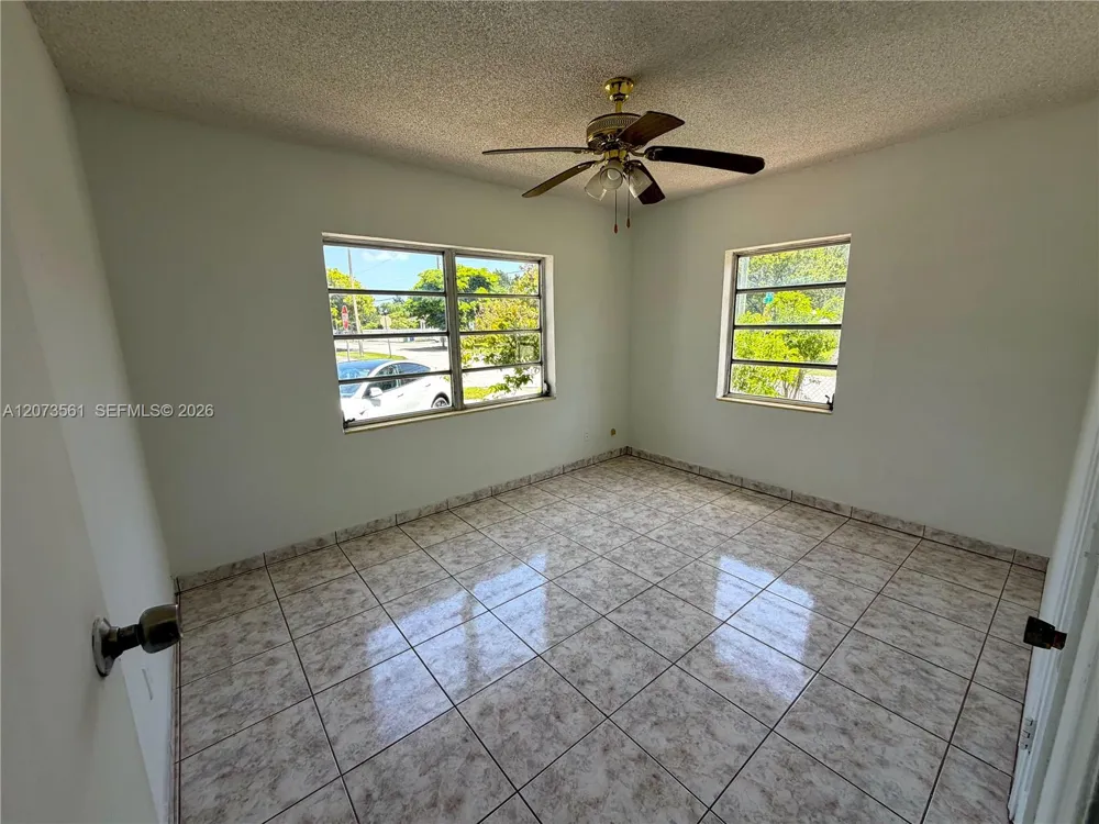 120 SW 59th Ave Miami, FL 33144