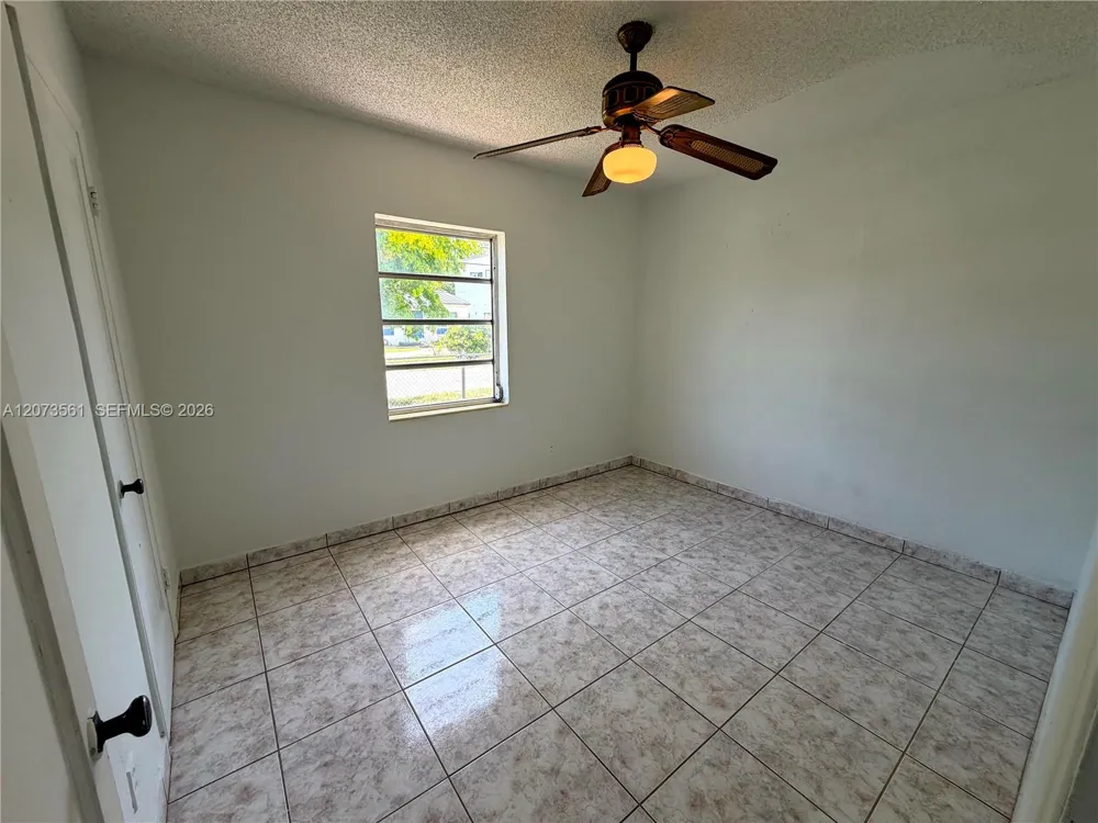 120 SW 59th Ave Miami, FL 33144