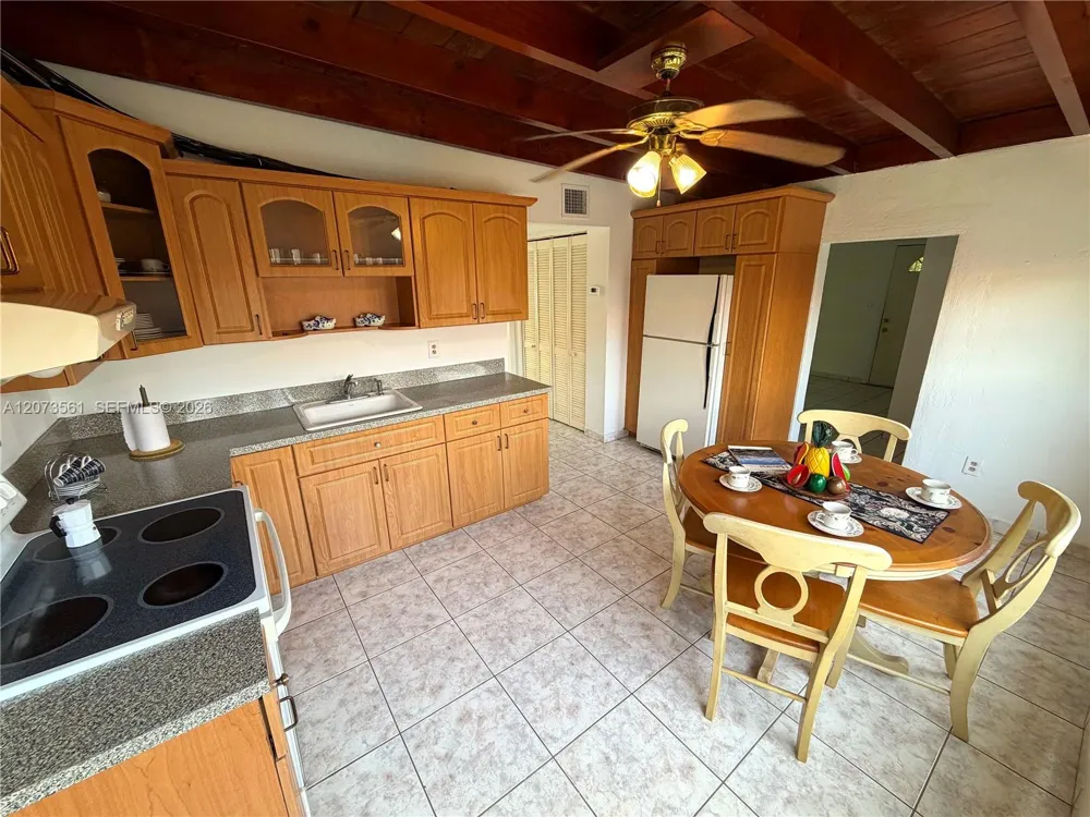 120 SW 59th Ave Miami, FL 33144