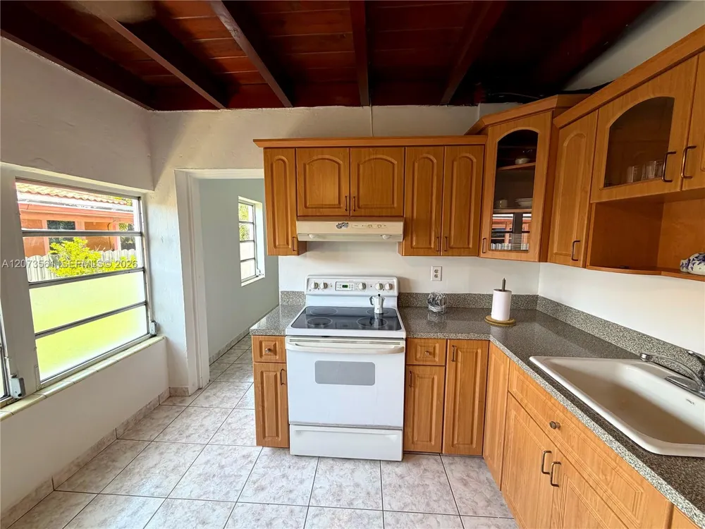 120 SW 59th Ave Miami, FL 33144