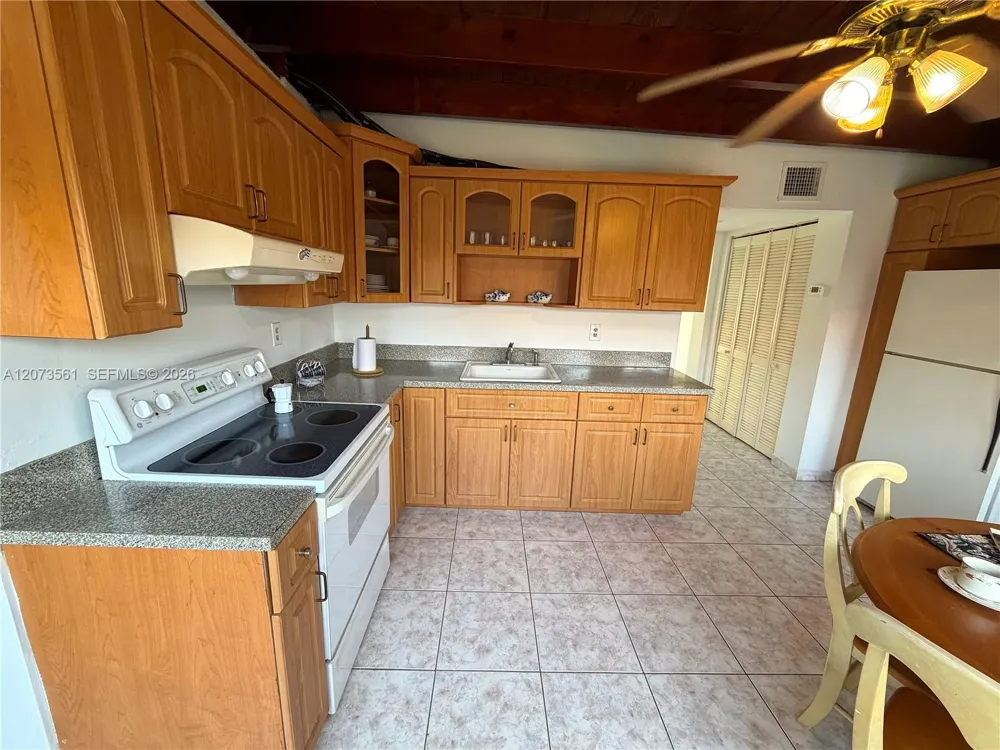 120 SW 59th Ave Miami, FL 33144