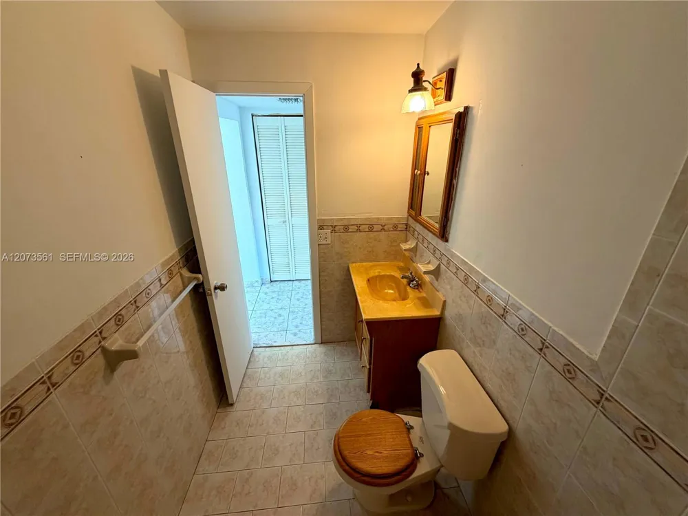 120 SW 59th Ave Miami, FL 33144