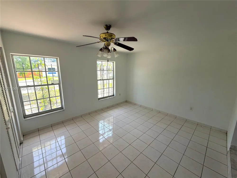 120 SW 59th Ave Miami, FL 33144