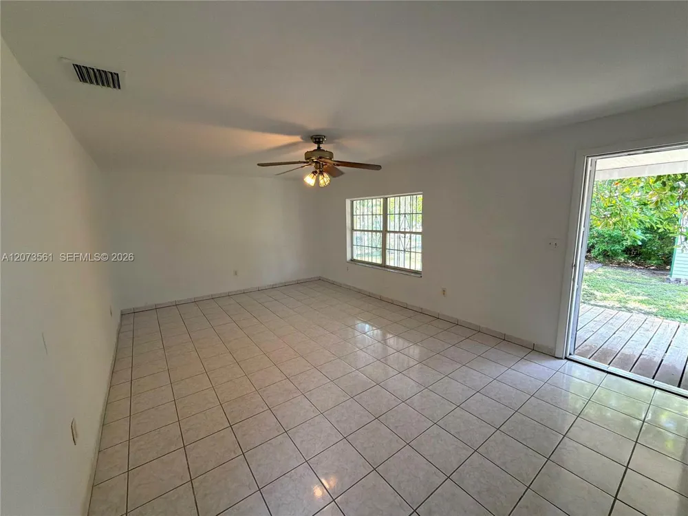 120 SW 59th Ave Miami, FL 33144