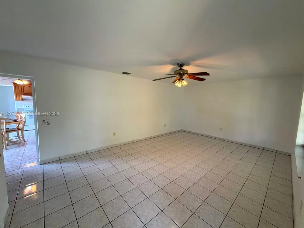 120 SW 59th Ave Miami, FL 33144