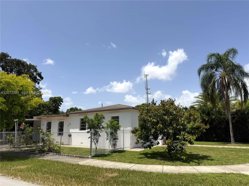 120 SW 59th Ave Miami, FL 33144