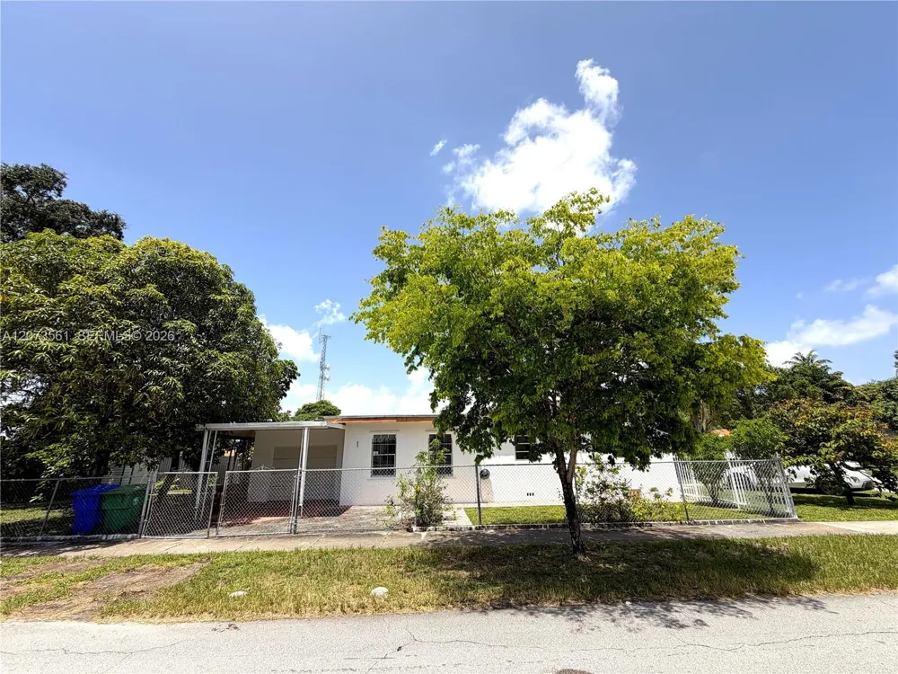 120 SW 59th Ave Miami, FL 33144