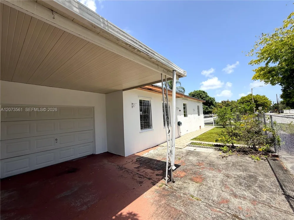 120 SW 59th Ave Miami, FL 33144