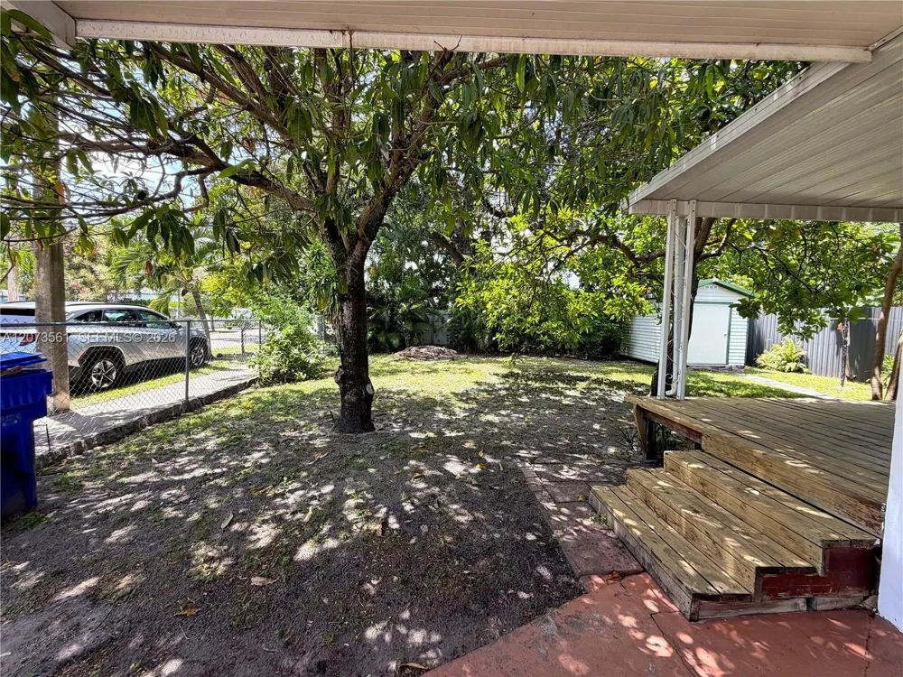 120 SW 59th Ave Miami, FL 33144