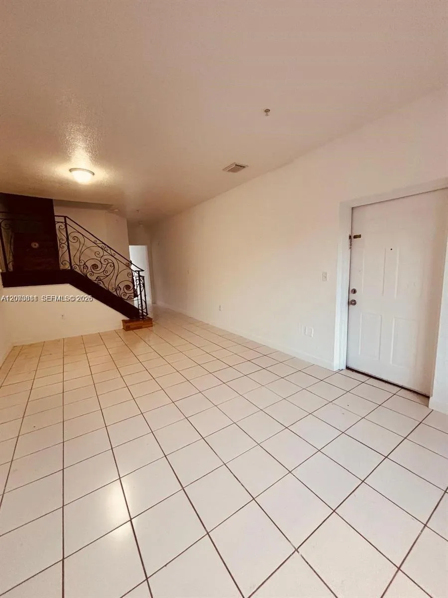 7080 NW 177th St #201-13 Hialeah, FL 33015