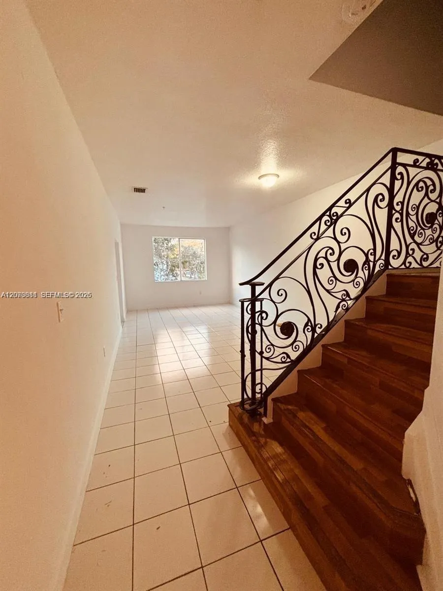7080 NW 177th St #201-13 Hialeah, FL 33015