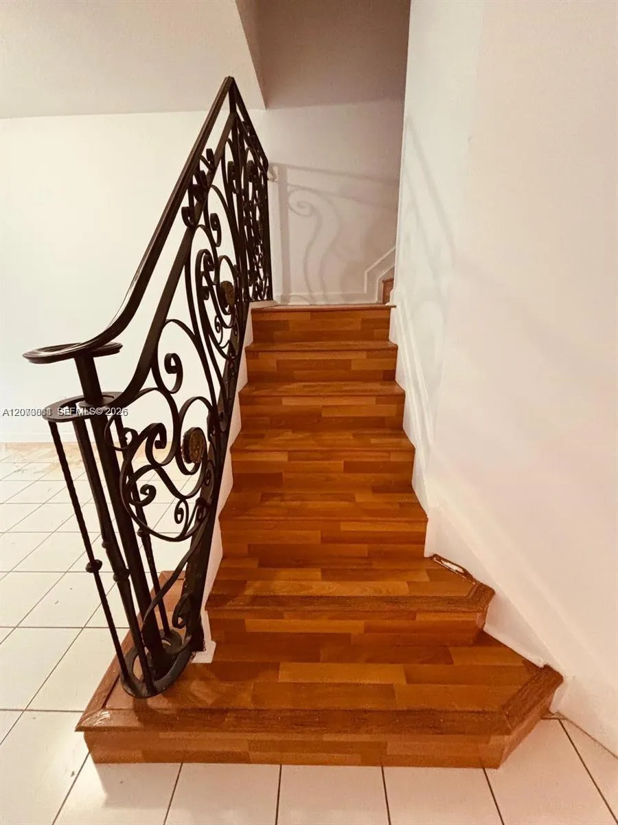 7080 NW 177th St #201-13 Hialeah, FL 33015