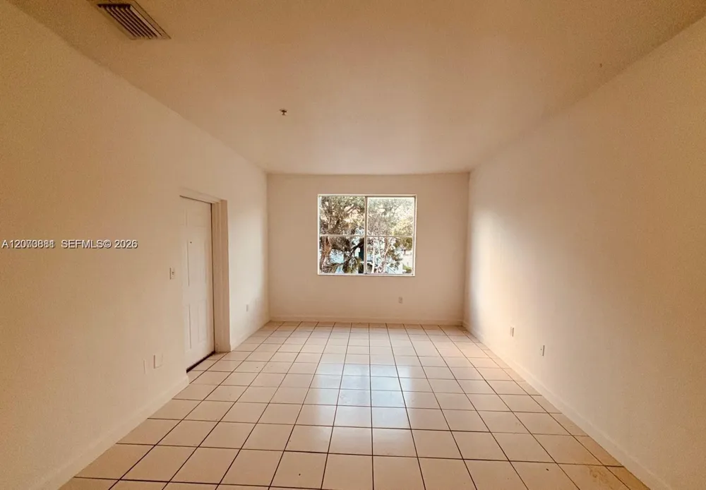 7080 NW 177th St #201-13 Hialeah, FL 33015