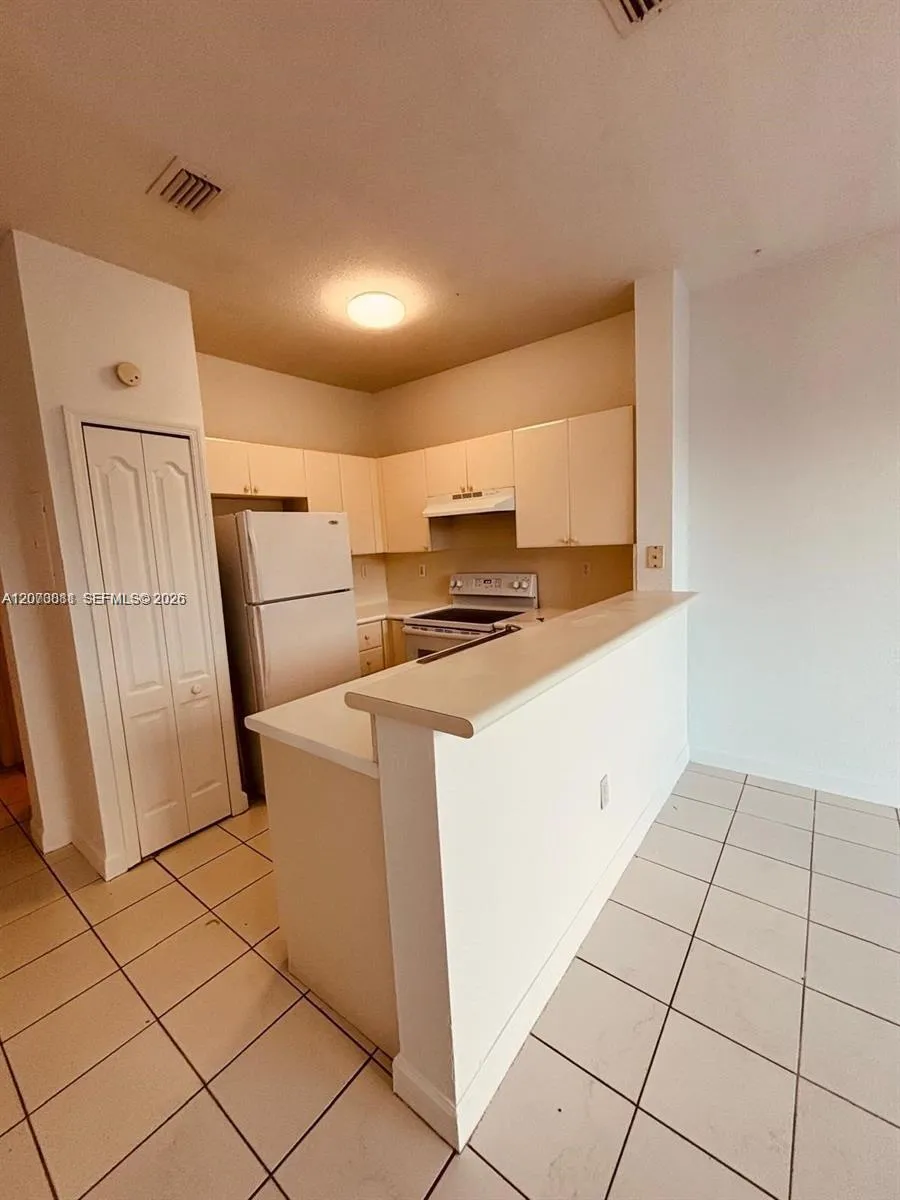 7080 NW 177th St #201-13 Hialeah, FL 33015