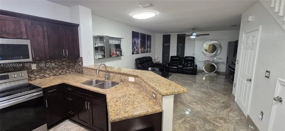 5733 Tuscany Way Tamarac, FL 33321
