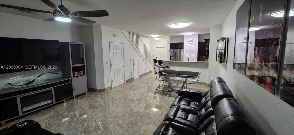 5733 Tuscany Way Tamarac, FL 33321