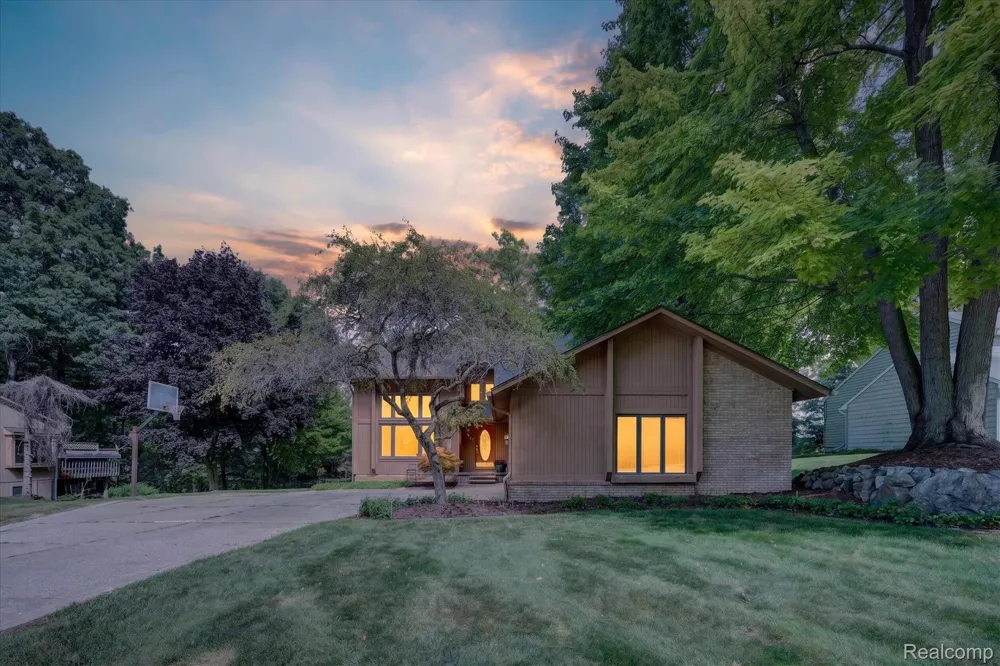 5954 Snow Apple Drive Independence Charter Township, MI 48346