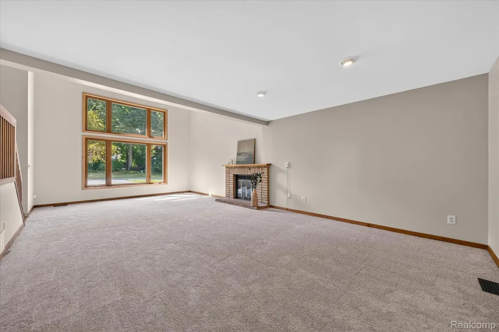 5954 Snow Apple Drive Independence Charter Township, MI 48346