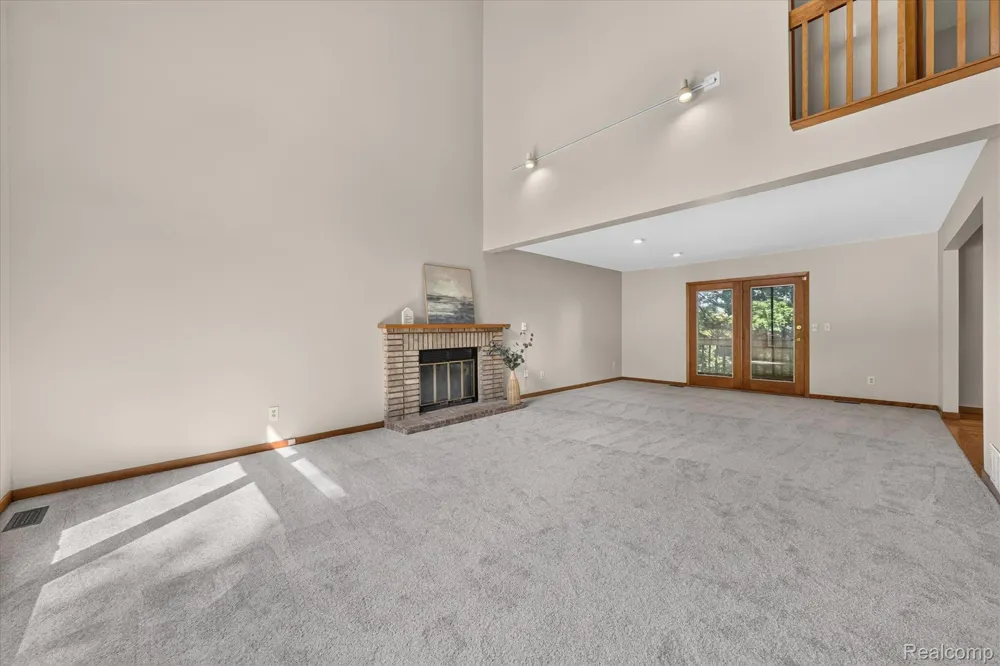 5954 Snow Apple Drive Independence Charter Township, MI 48346