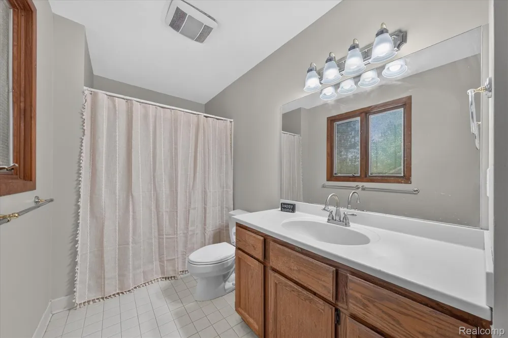 5954 Snow Apple Drive Independence Charter Township, MI 48346