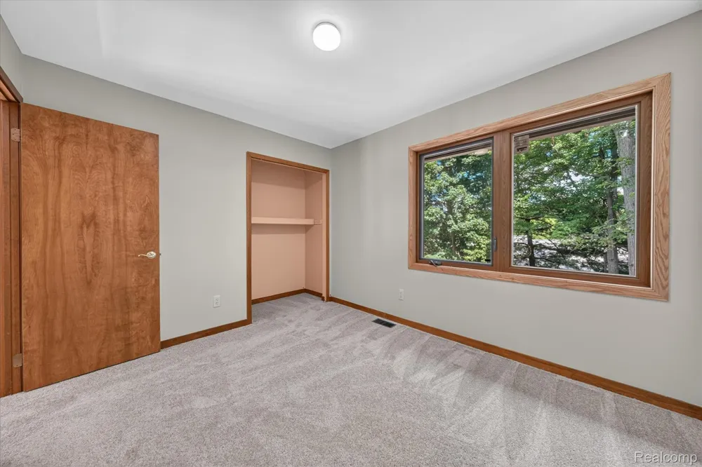 5954 Snow Apple Drive Independence Charter Township, MI 48346