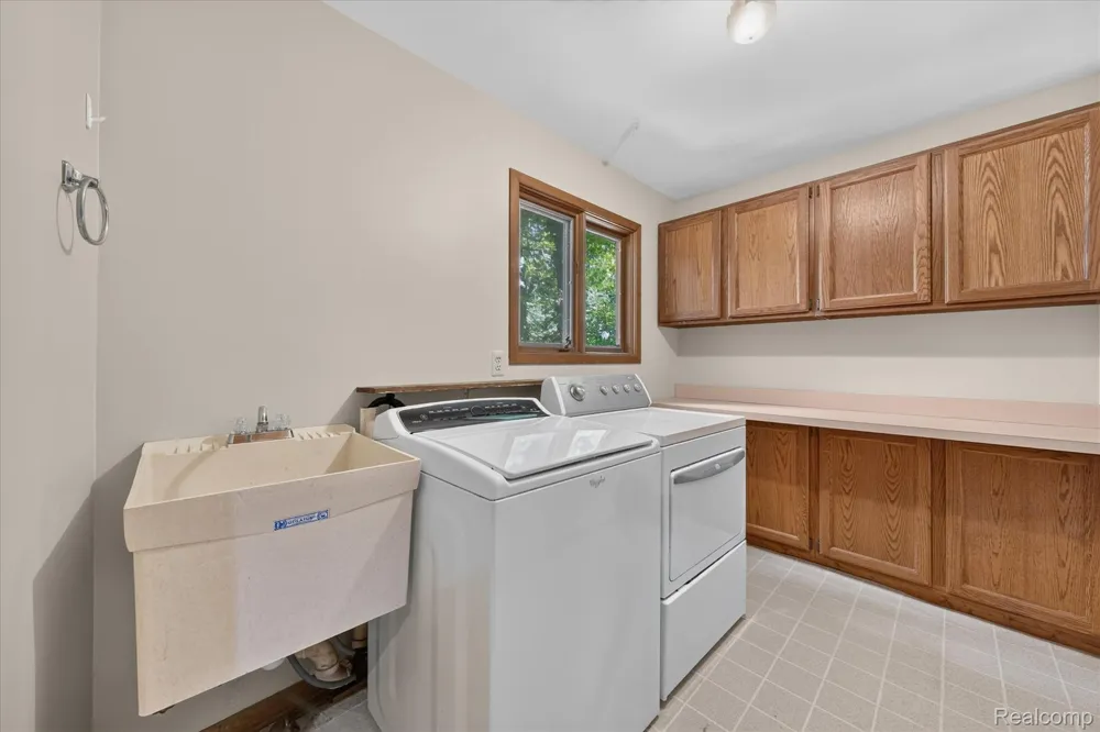 5954 Snow Apple Drive Independence Charter Township, MI 48346