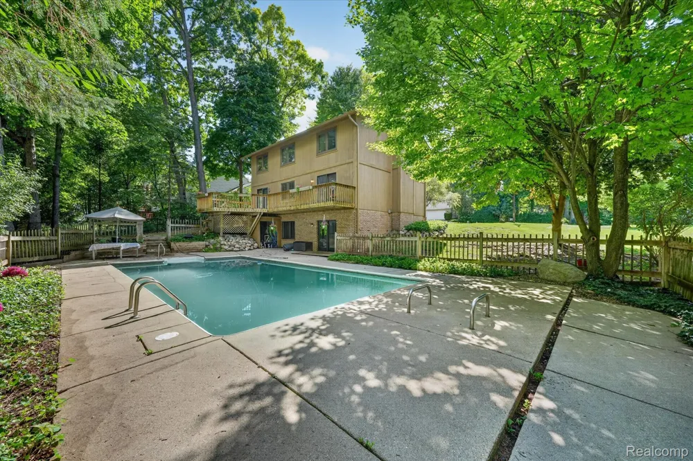 5954 Snow Apple Drive Independence Charter Township, MI 48346