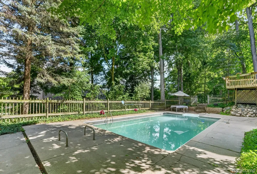 5954 Snow Apple Drive Independence Charter Township, MI 48346