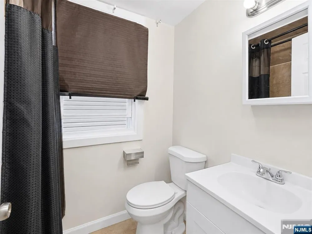 239 19th Street Newark, NJ 07103