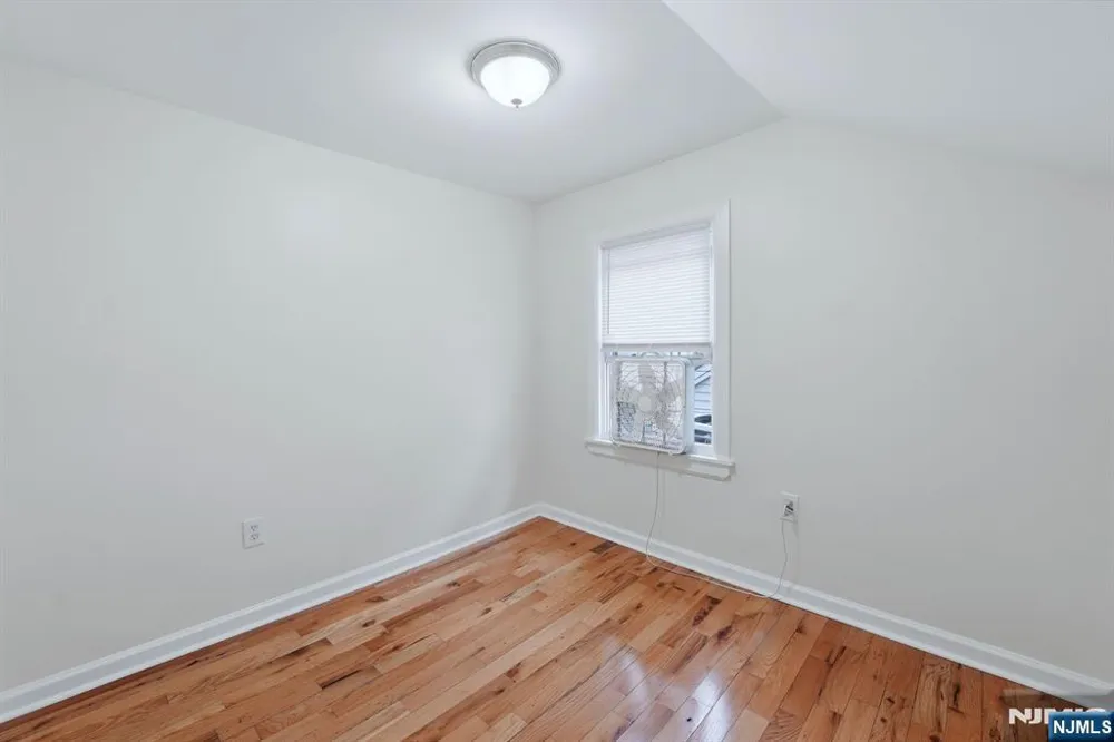 239 19th Street Newark, NJ 07103