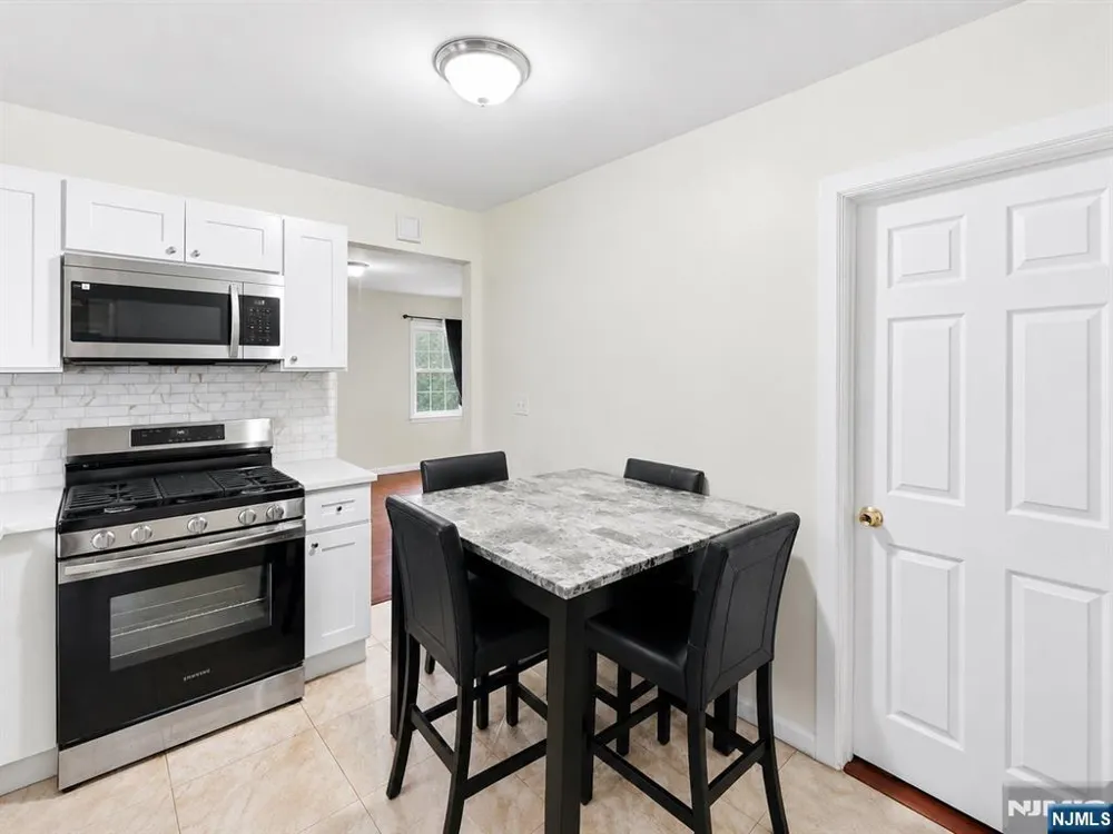 239 19th Street Newark, NJ 07103