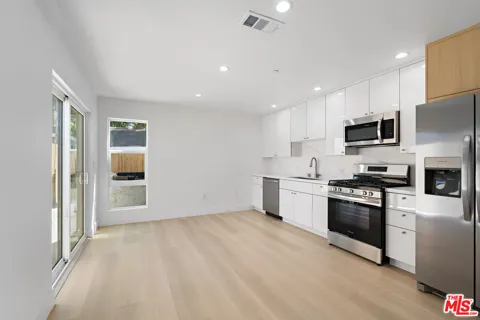 10963 Calvert